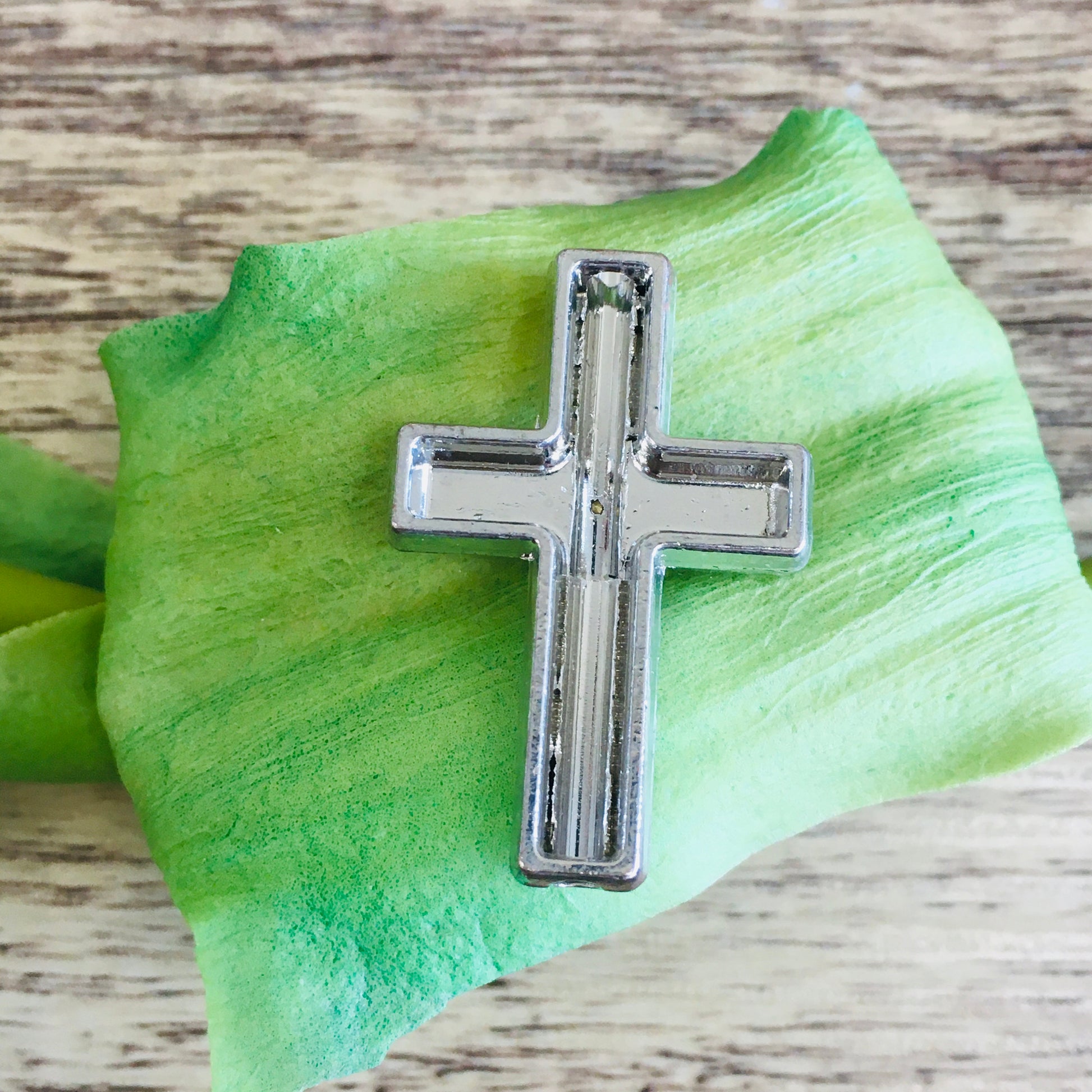 Rhodium/ Gunmetal Cross Clear rhinestones | Bellaire Wholesale