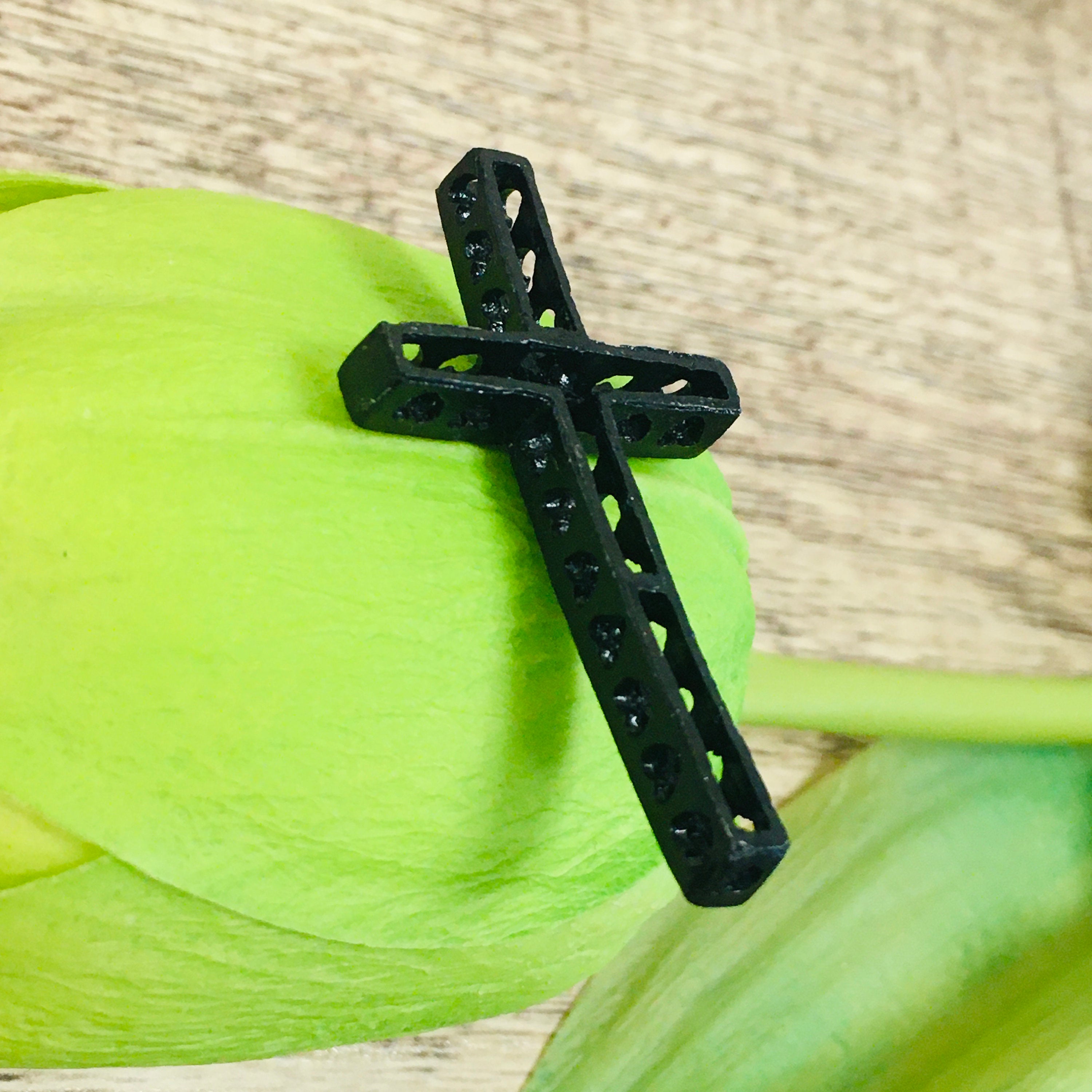 Black Cross Alloy Connectors | Bellaire Wholesale