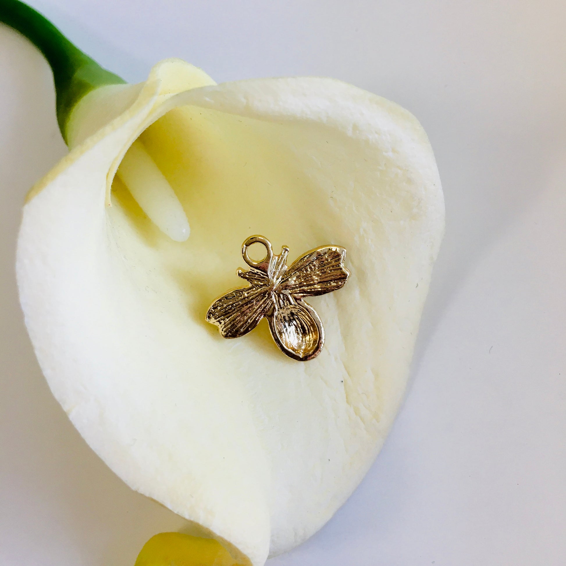  Enamel Bumble Bee Pendant | Bellaire Wholesale