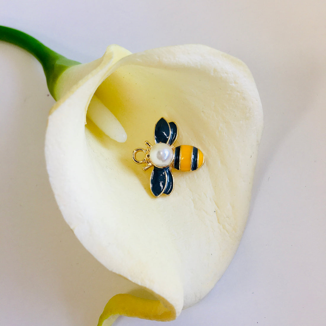  Enamel Bumble Bee Pendant | Bellaire Wholesale