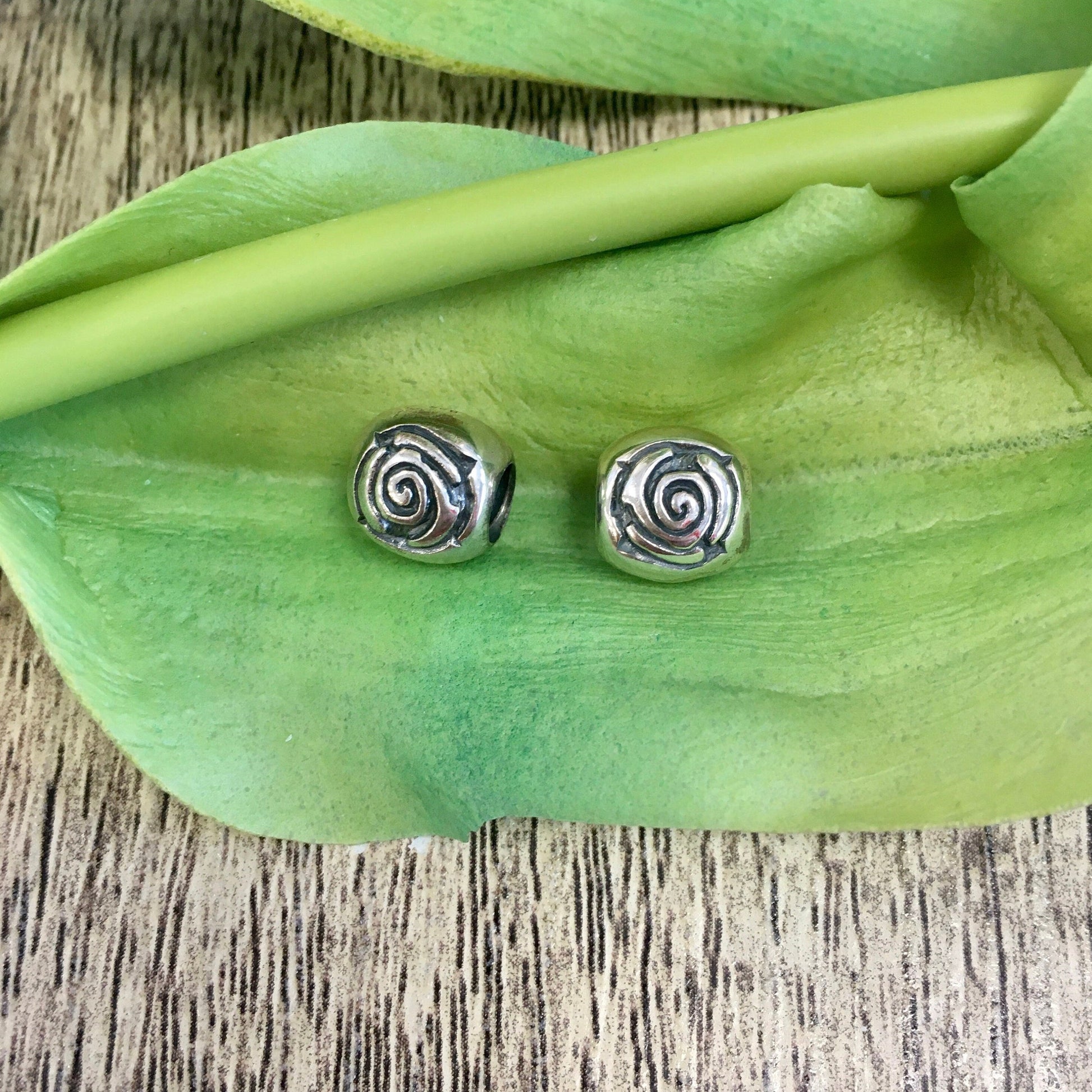Swirl Pattern Beads, Squoval shape beads | Bellaire Wholesale