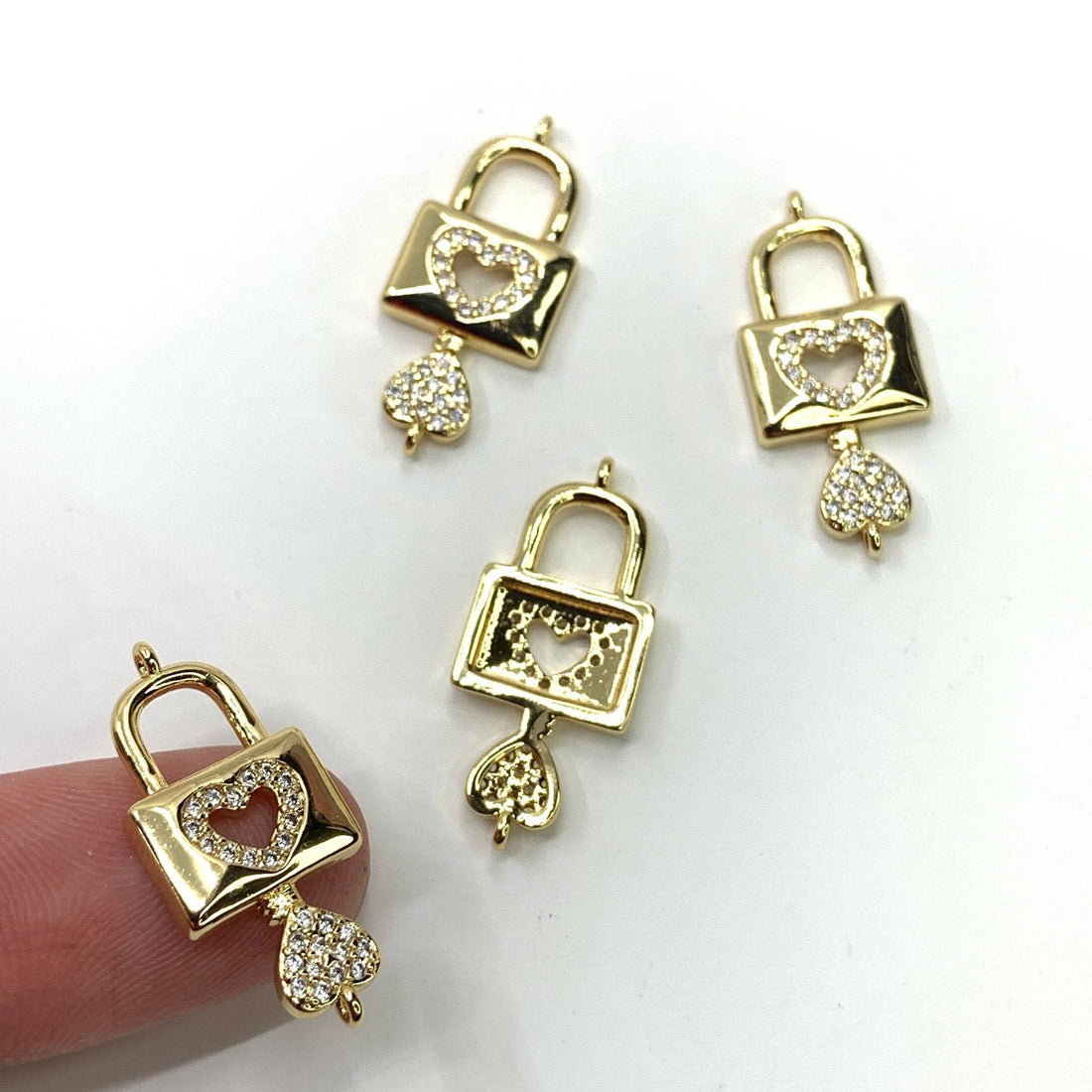 Lock with Heart Key Connector | Bellaire Wholesale