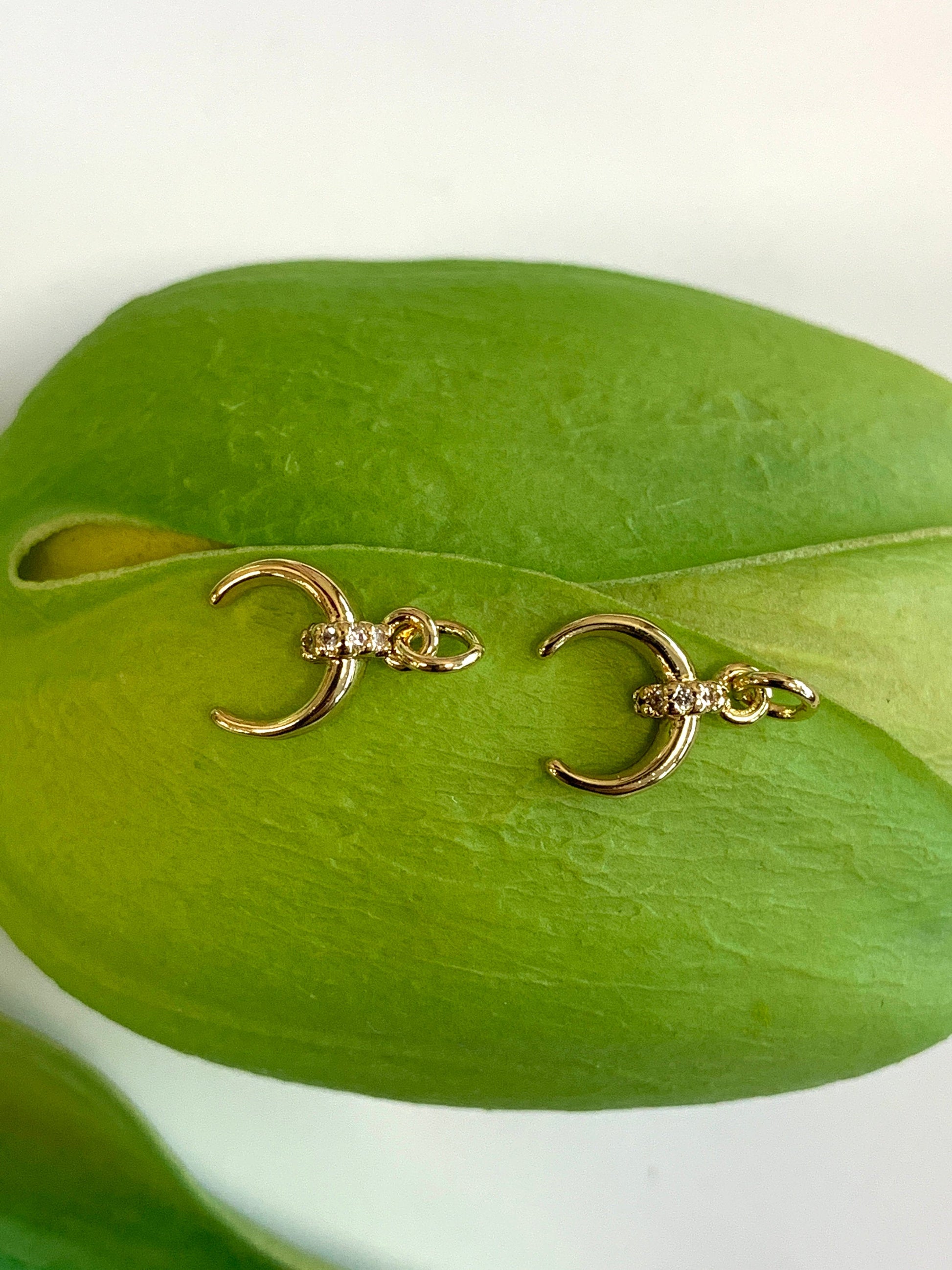 Little Gold Horn Charm | Bellaire Wholesale