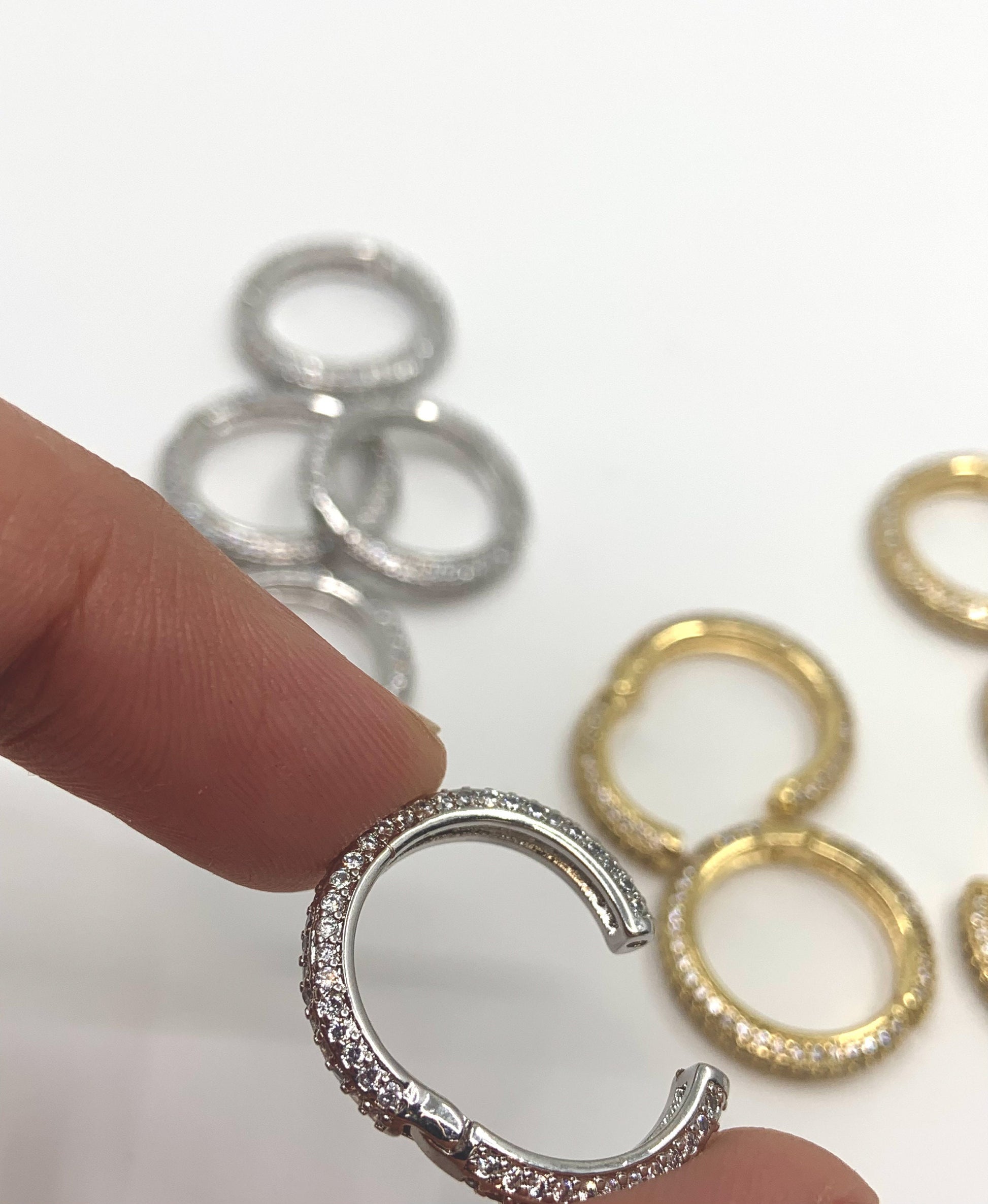18k Gold Plated Endless Clicker Lock | Bellaire Wholesale