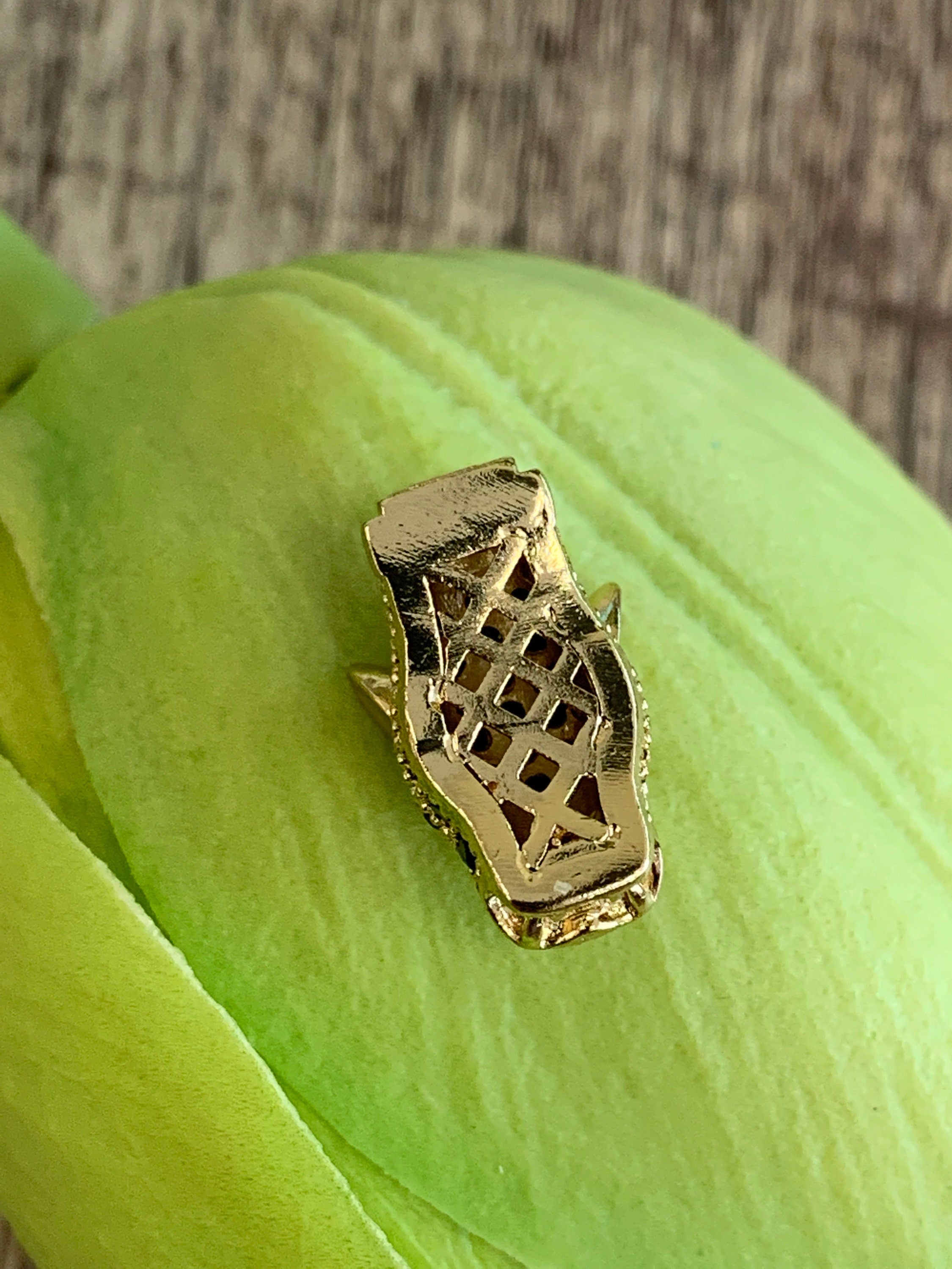Panther head bead | Bellaire Wholesale