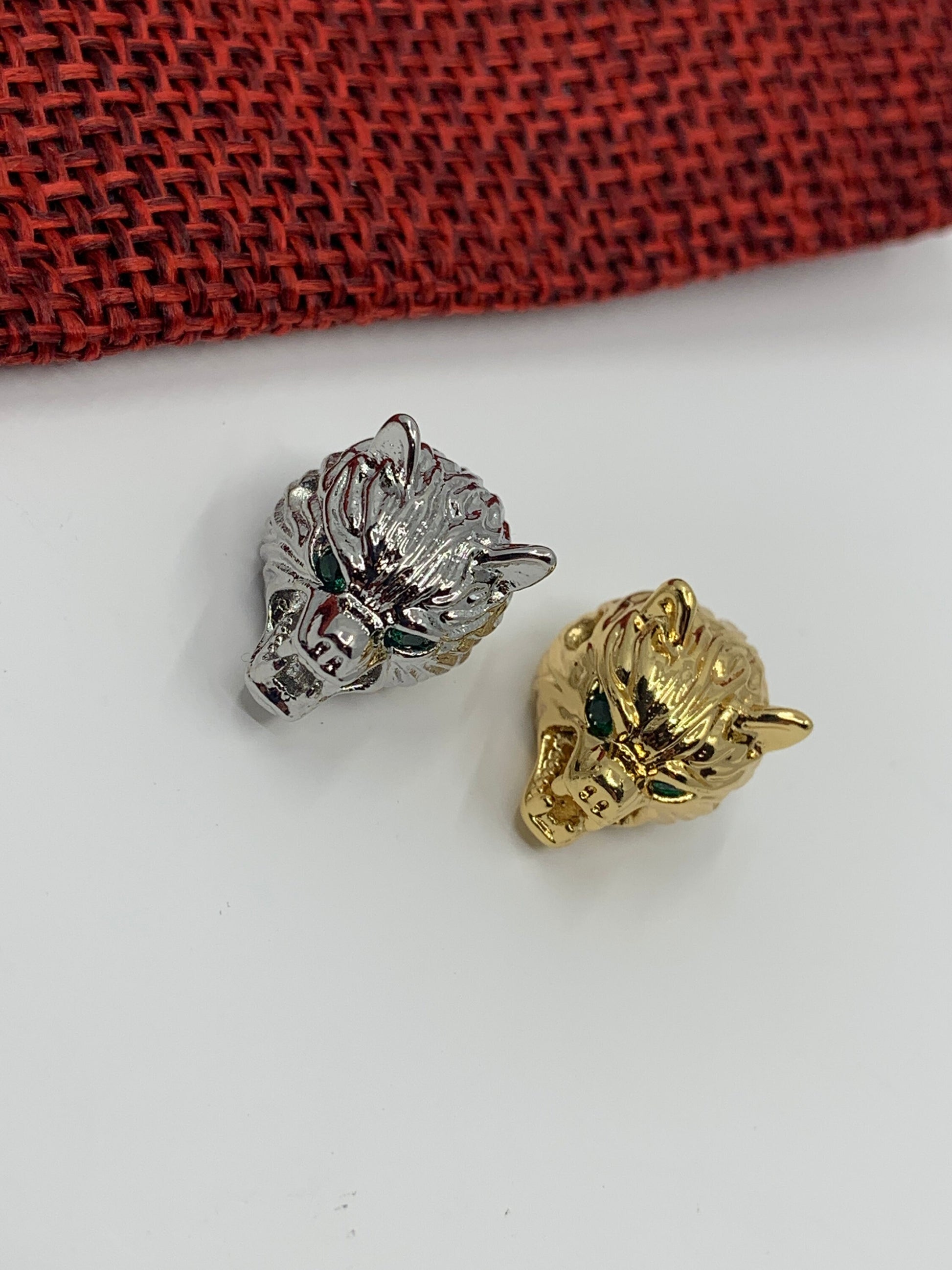 Wolf head beads | Bellaire Wholesale