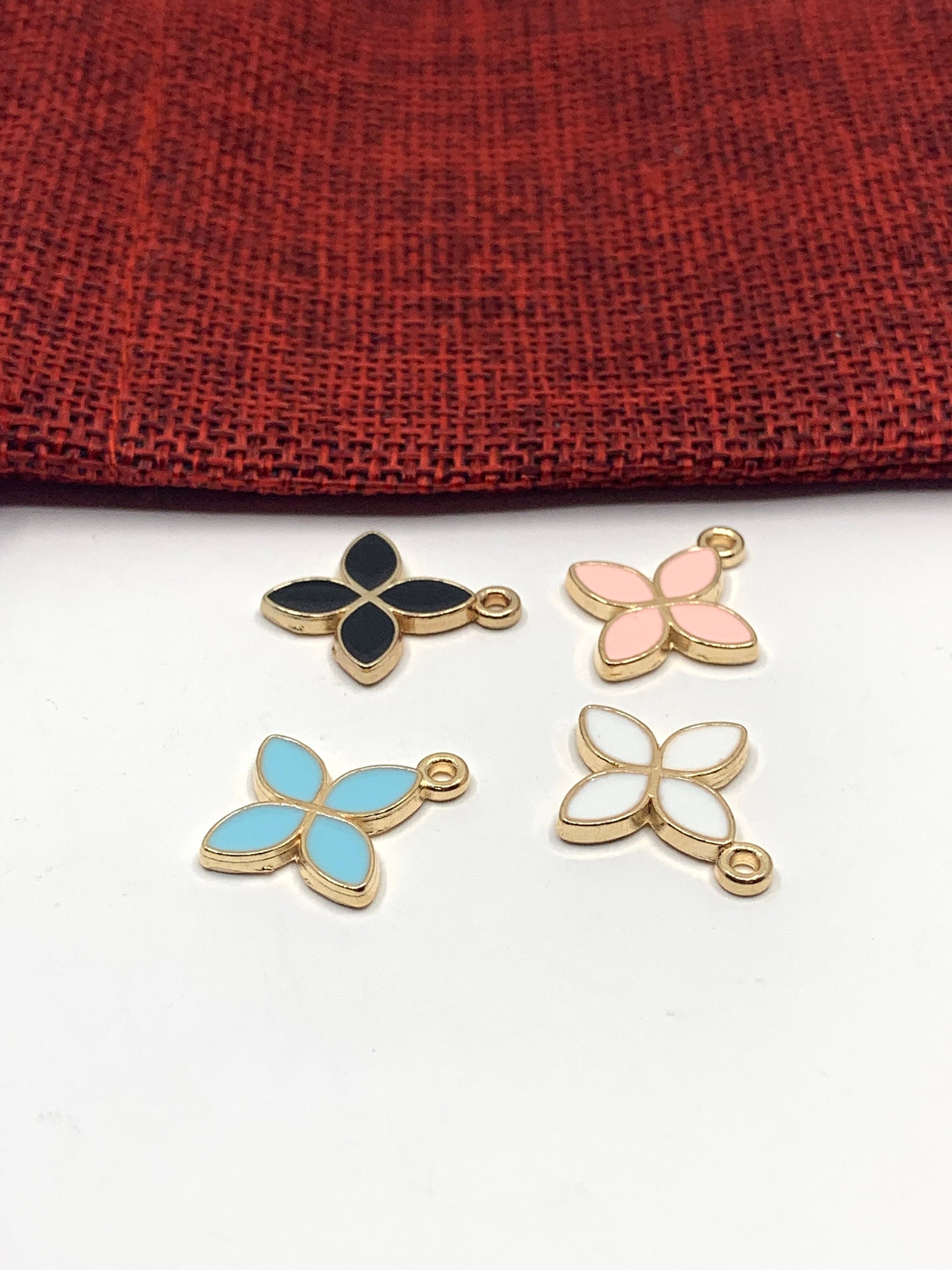 4 petal flower Charm | Bellaire Wholesale