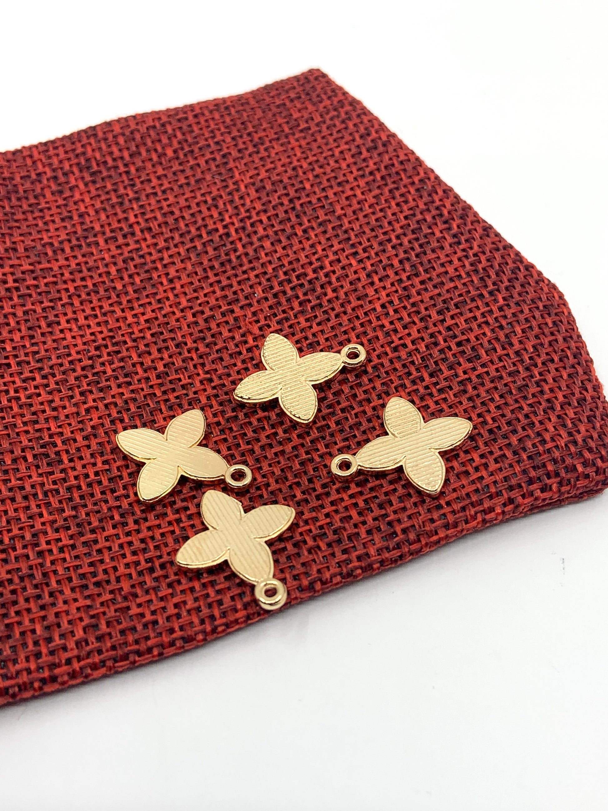 4 petal flower Charm | Bellaire Wholesale