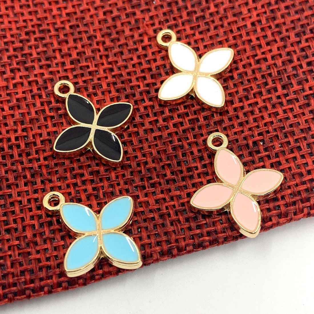 4 petal flower Charm | Bellaire Wholesale