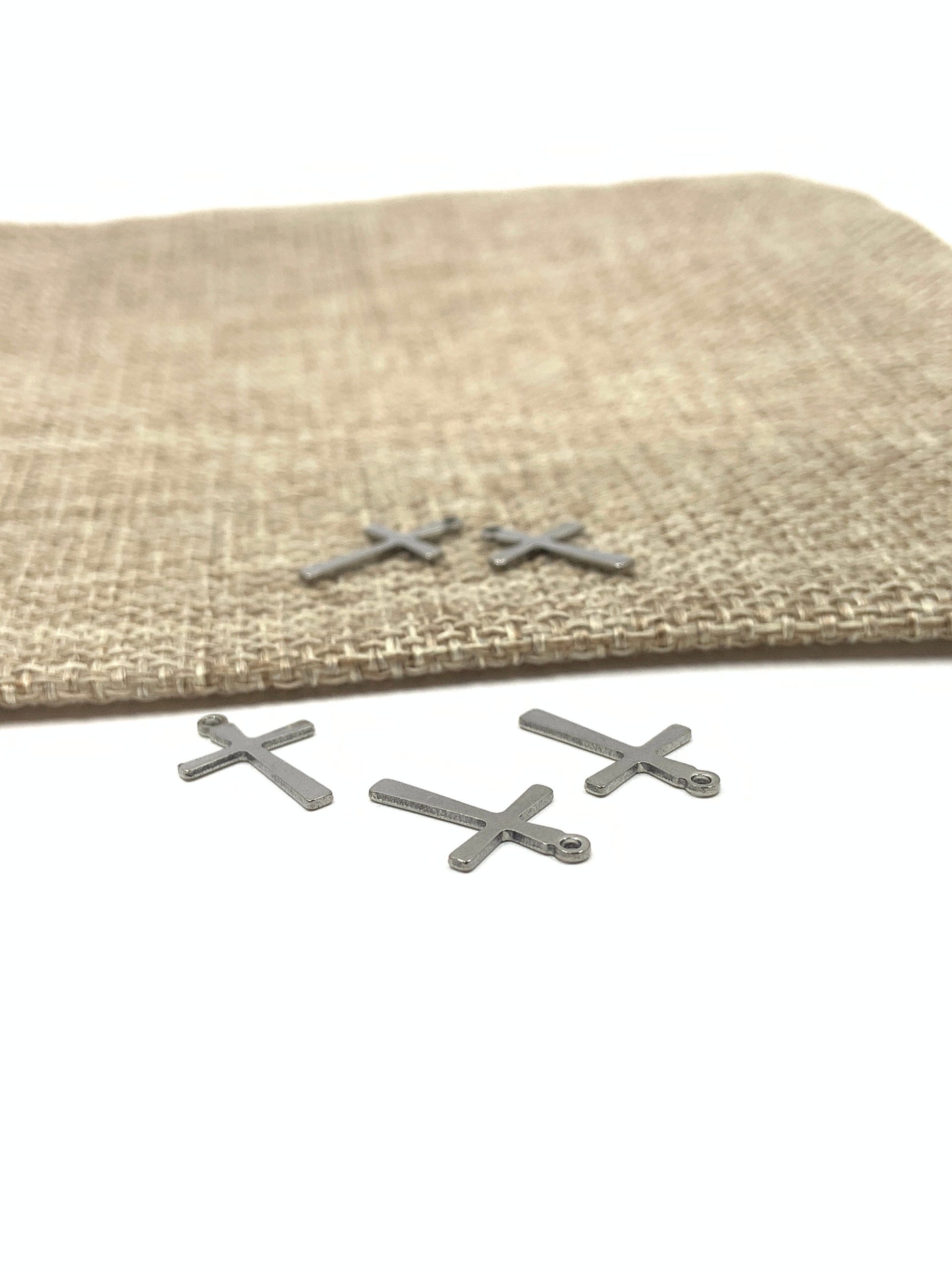 Stainless Steel Cross Charm, 20pcs | Bellaire Wholesale