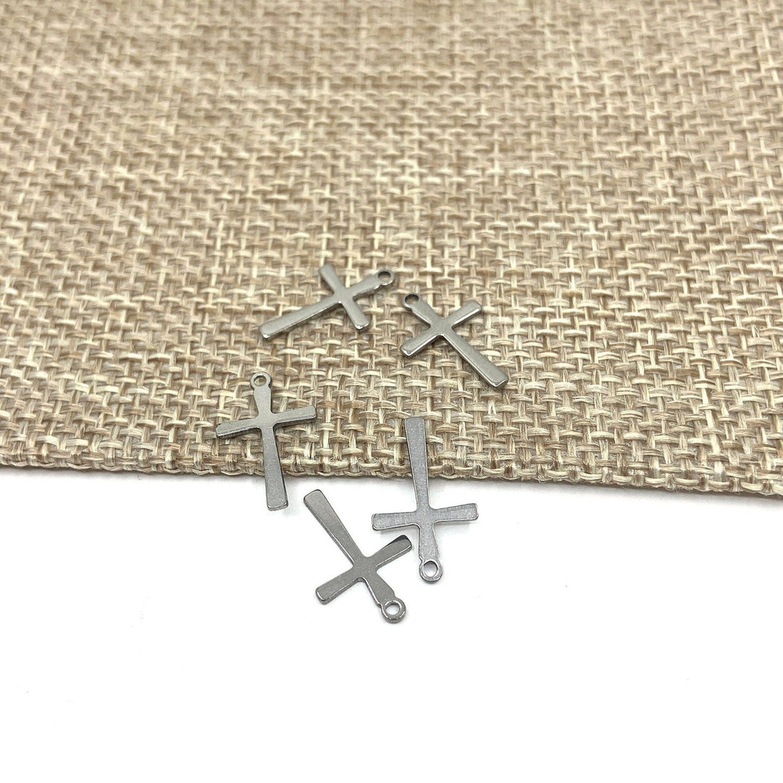 Stainless Steel Cross Charm, 20pcs | Bellaire Wholesale