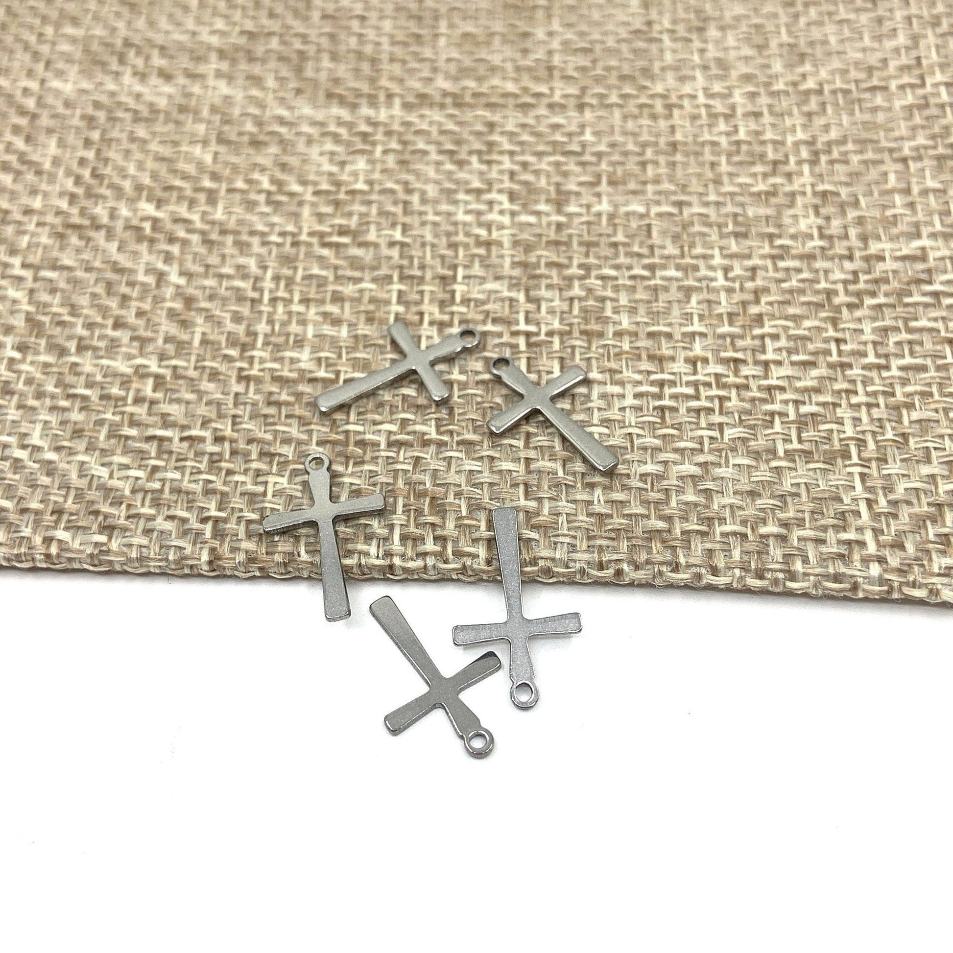 Stainless Steel Cross Charm, 20pcs | Bellaire Wholesale