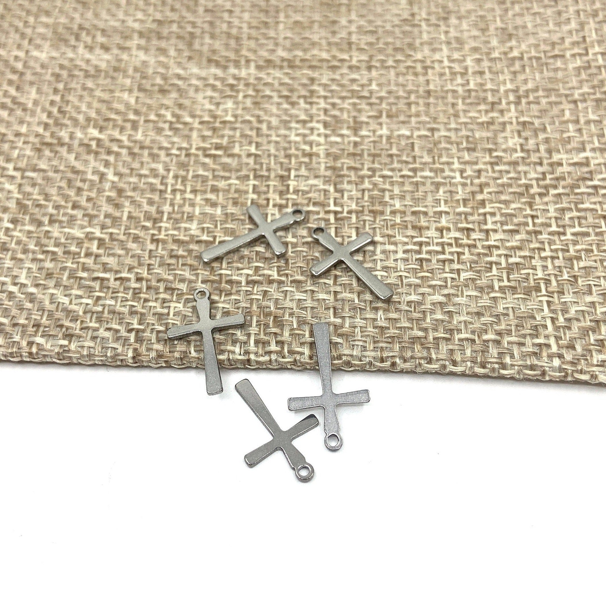 Stainless Steel Cross Charm, 20pcs | Bellaire Wholesale